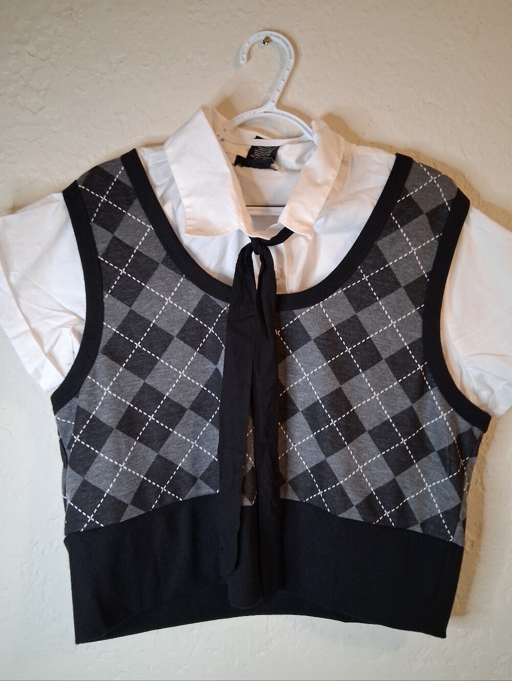 Gray and Black Argyle Sweater Vest with White Blouse Tie Detail SZ 2X NWT